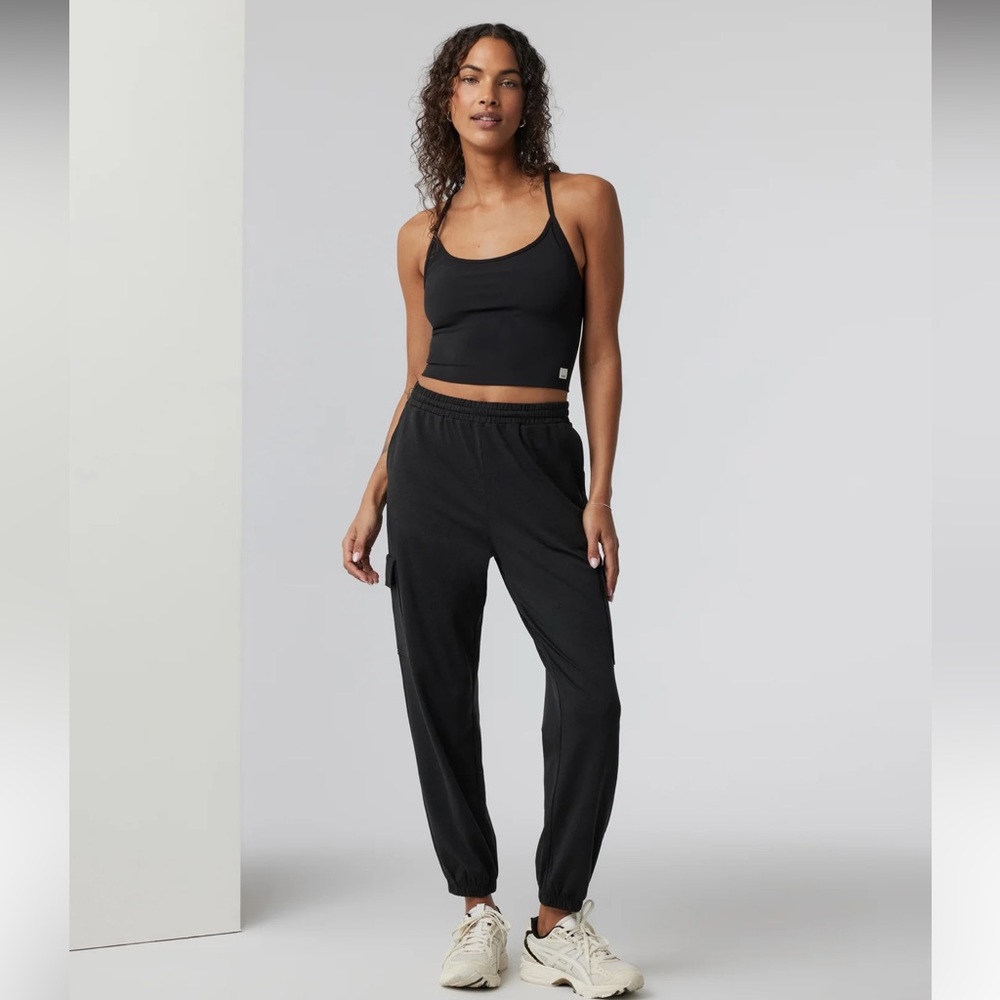 Vuori boyfriend cargo sweatpants